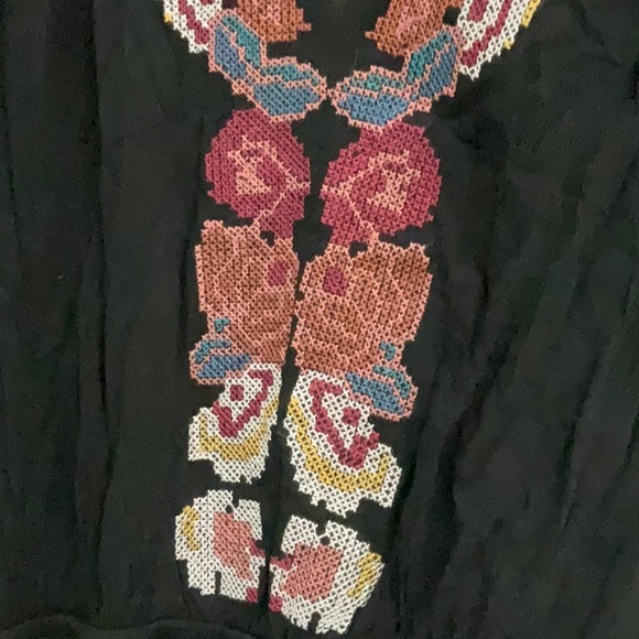 MIAMI Black Embroidered Casual Dress (L) With Black Tie Wrap - Picture 4 of 4